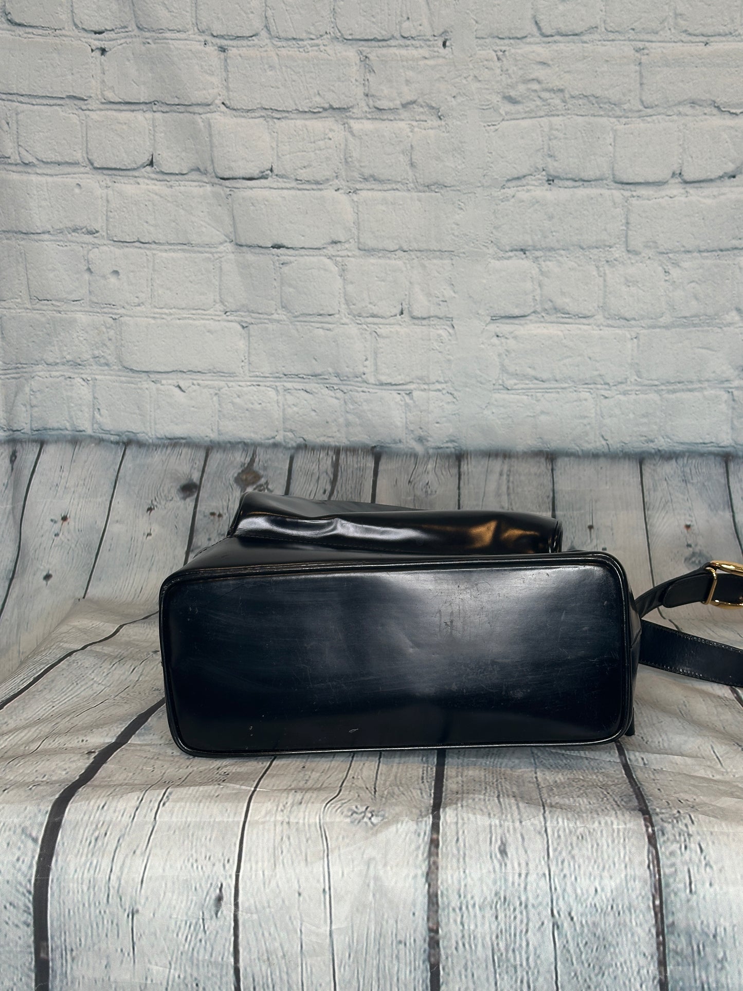 Pre-Owned Gucci Sling Bag