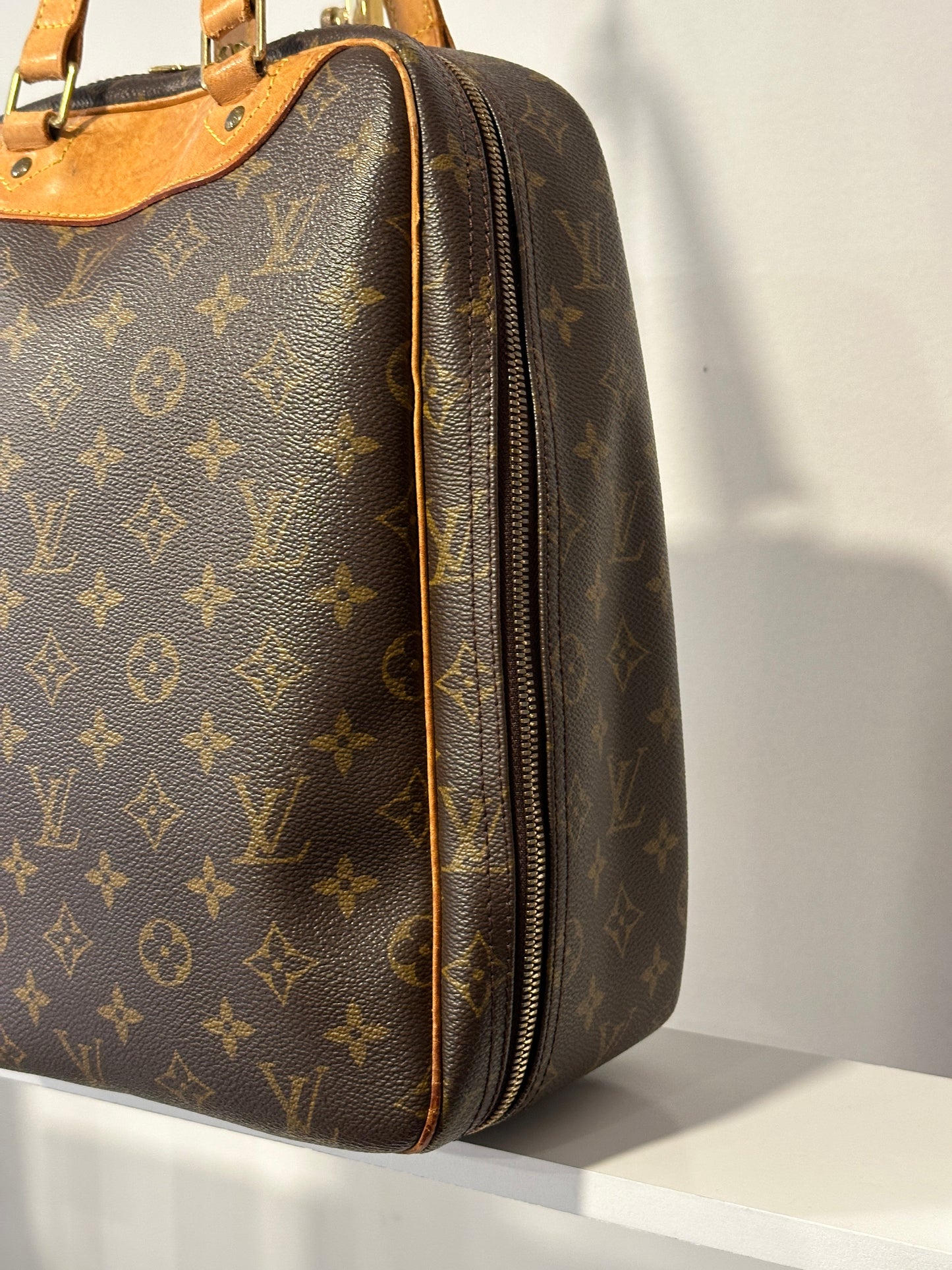 Pre-Owned Louis Vuitton Vintage Excursion Bag