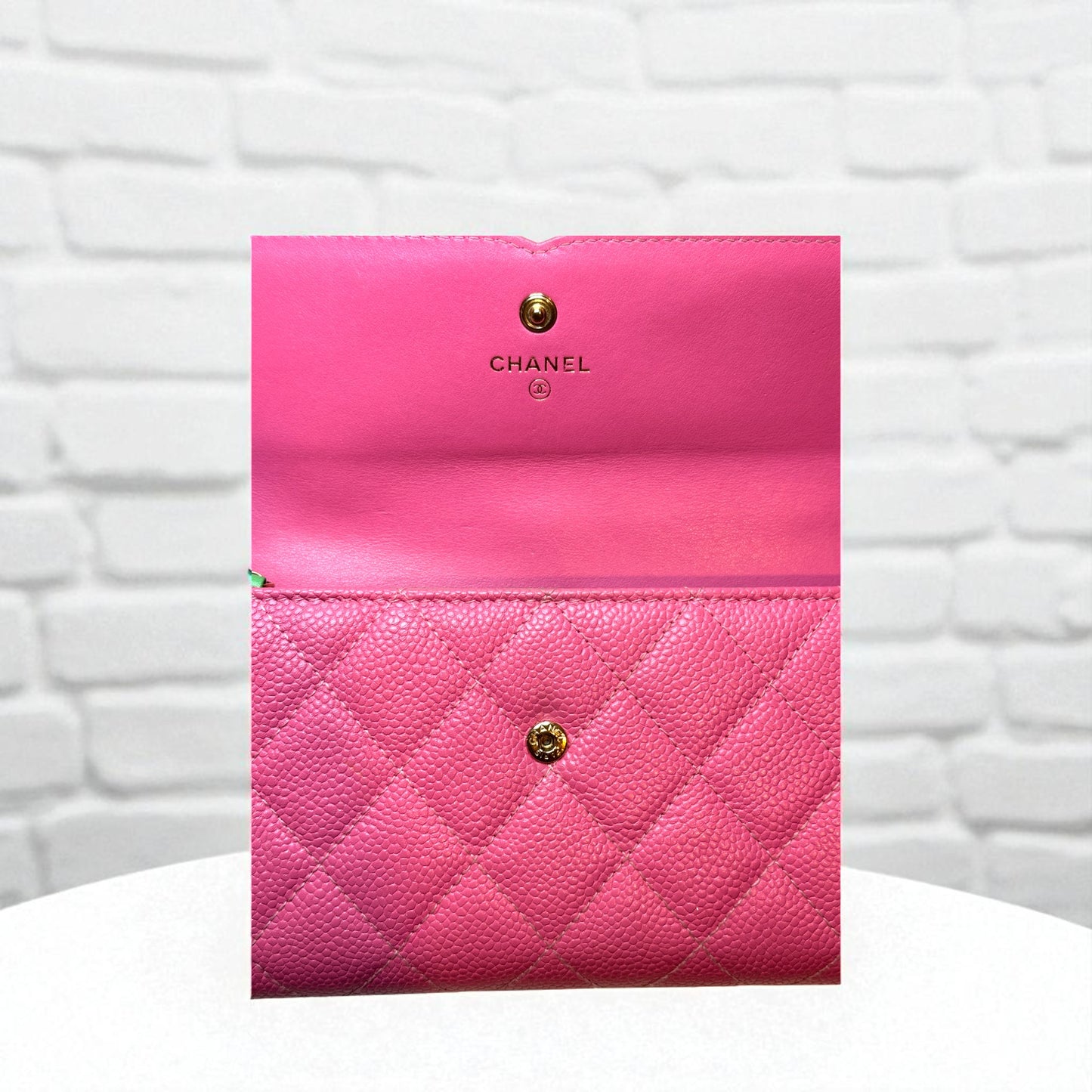 Pre-Owned Chanel Quilted Caviar Filigree Wallet